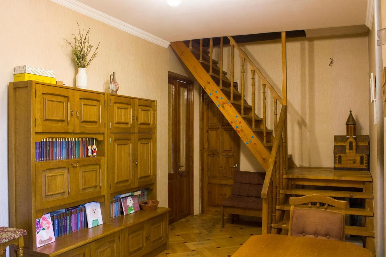 Nino'S Guest House 트빌리시 외부 사진